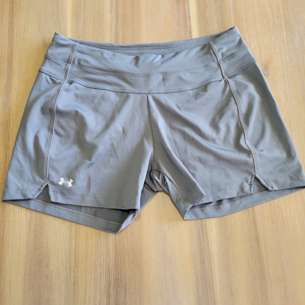 Under Arnour Shorts Women Size Medium Grey